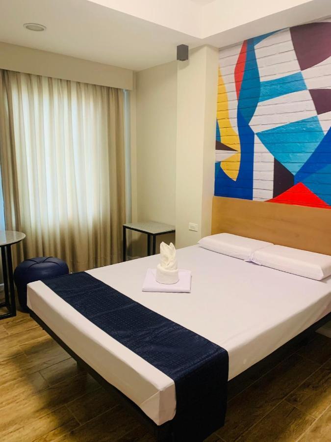 Sultana Ysabella Hotel And Event Las Piñas Eksteriør billede