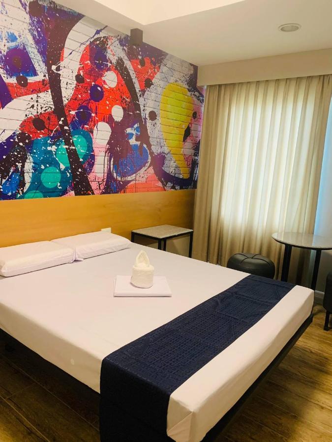 Sultana Ysabella Hotel And Event Las Piñas Eksteriør billede